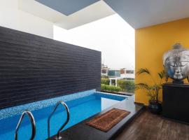 Villa CostaMadeira by StayJadePvt PoolNr Airport, Hotel in Goa