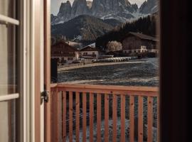Guesthouse Odle, khách sạn ở Funes