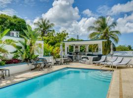 Resort-Style Living Near Shore! Vieques Retreat, hotel sa Vieques