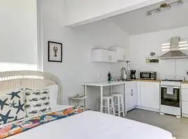 Pool and Hot Tub Access! Tranquil Vieques Casita