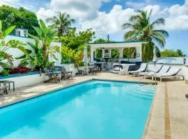 Walk to Playa La Chata! Casita with Pool Access