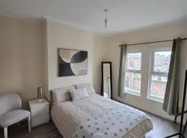 A Lovely home in nature, Liverpool