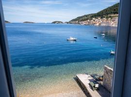 The Wave Seafront Apartment Vis, hotel en Vis
