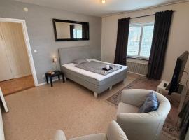 9 rums lägenhet med öppen spis och balkong i Ljungaverk, Hotel in Ljungaverk