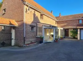 Location gîte 8 à 13 personnes, mer à 450m