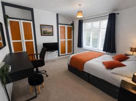 Cosy Double Bedroom Near City Centre with Parking & Kitchen – hotel w mieście Spon End