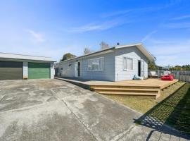 Bach to the Beach - Foxton Beach Holiday Home, hotel a Foxton