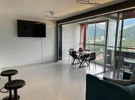 Amplio y moderno Apto de 3 hab con piscina y balcón