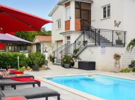 Beautiful Home In Brest Pod Uckom With Private Swimming Pool, Can Be Inside Or Outside, hotel v destinácii Brest