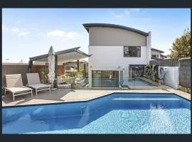 Scarborough Coastal Getaway Ocean Views & Pool