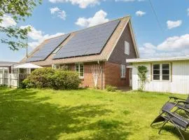 10 person holiday home in Thyborøn-By Traum