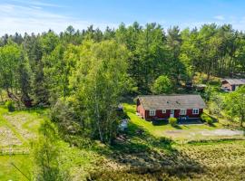 Beautiful Home In Ebeltoft With Wifi, Hotel in Ebeltoft