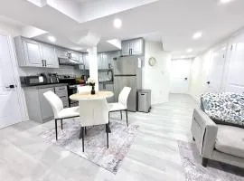Modern 2BR Suite Private Entrance Parking New
