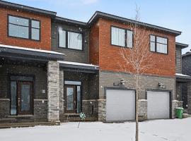 Modern Spacious 3BR Home with Free Parking and Wi-Fi, hotel em Ottawa