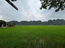 mountain flower bungalow homestay โรงแรมในVũ Lâm