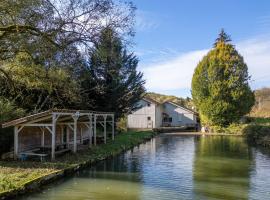Gîte accueillant en bord de rivière - 4 pers. - FR-1-584-400, hotel i Boismont