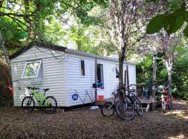 Mobil home avec terrasse - 5 pers. - API-1-52-2211, Hotel in Mayrac