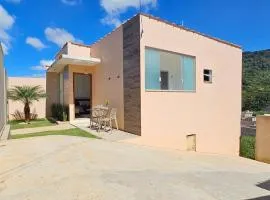 Refúgio com Jardim Ideal para Famílias e seu Pet