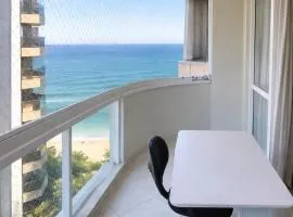 TOP DA PRAIA - 2qts, ar cond, WIFI, cozinha, garagem , completo