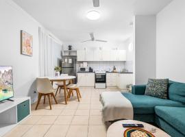 Zen Bamboo 1BR Cozy - Modern - Central, hotel di Nightcliff