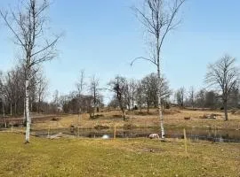 Cozy Home In Holsbybrunn With Wifi