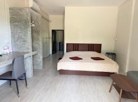 I mee Lanta Home โรงแรมในPhra Ae beach