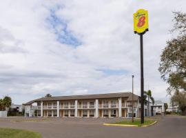 Super 8 by Wyndham Ellenton Bradenton Area, hotel a Ellenton