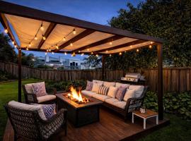 CasaViva Pacifica - 2BR Sleeps 10 with Firepit, BBQ & Shared Yard - Walk to Hillcrest Fun, Near Zoo, Balboa Park & Beaches, hotel em San Diego