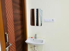 Vishwa Adithya Service Apts, hotel a Venkatāpur