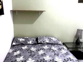 Cocon lumineux tout équipé, hotel in Dzaoudzi