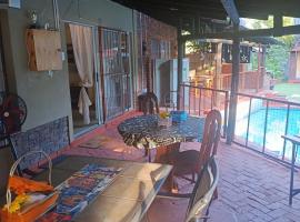 SMAPERS GUESTHOUSE, hotel din Brits