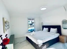 Spacious 4BR & 1LR Villa for Families & Groups