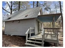 Cozy Loft Cabin with Private Pond Views Near Zwolle Louisiana