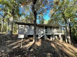 Cozy Waterfront Cabin with Private Pond Views and Outdoor Deck Near Zwolle, Louisiana