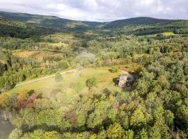 Secluded Contemporary Haven with Fire Pit & Sweeping Vistas in Margaretville, New York