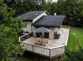 Cozy Cabin Retreat with Fire Pit, Sauna & Game Room in Franklin, New York