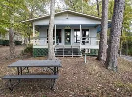 Spacious Lakeview Cabin with Fishing Pier Access Near Zwolle, Louisiana