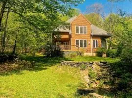 Peaceful Country Retreat with Private Trails, Sauna & Stargazing in Bloomville, New York