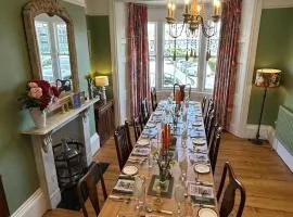 Ramsgate Retreats - Latimer House, boutique seaside holiday home for large families, groups, golf