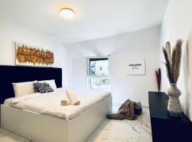 Mödling में, होटल Elegant 5BR & 1LR Villa , Private Stay with Prime Location