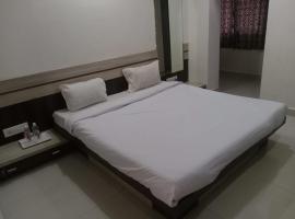 Hotel Paras, hôtel à Junagadh