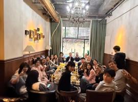 SONDERIA Lazybones Hostel, hotelli kohteessa Chengdu