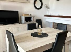 Casa LaTerrazza – hotel w mieście Agrustos