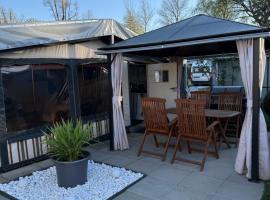Campingwohnung am Silbersee in Freiburg، فندق في فريبورغ ام بريسغاو