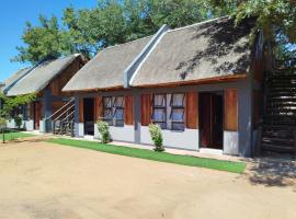 Shalakwe Hills Eco-Cabins: Kasane Airport şehrinde bir otel
