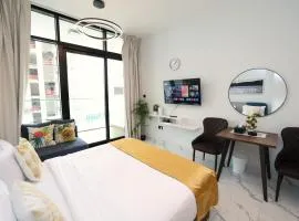 Central Stay Studio Apartment near Cleveland and Abu Dhabi Mall