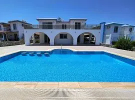 Private Pool Villa Family Home in Bahceli