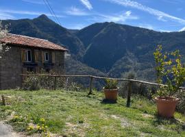 Maison Lantosque 4 personnes face montagne, hotel a Lantosque
