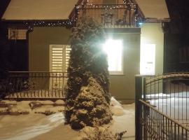 Domek Gloria nad Jeziorem Żywieckim, hotel in Żywiec