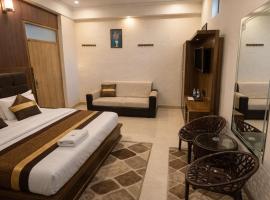 HOTEL MOUNTAIN GREEN BY GRAHIl, hotell i Mussoorie